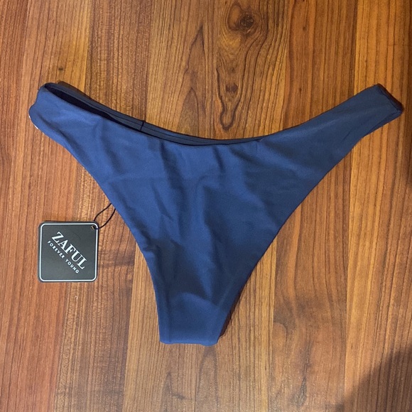 Bikini bottoms - Picture 2 of 2